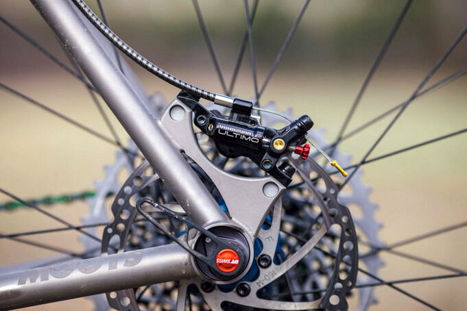 DISC BRAKES. SWITCHING LEVERS & CALIPER BRANDS